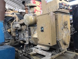 出售一台二手上柴250KW发电机