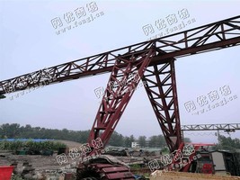出售一台10吨龙门吊，跨度24米，单悬5米，升高9米，带1.65米吸盘一个