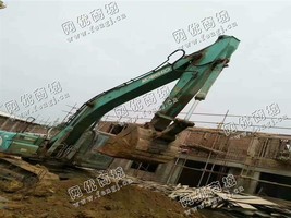 出售一台08年生产，09年购买的神钢250-8全车原版油漆