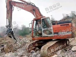 出售一台斗山225-7带快换挖掘机