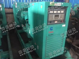 出售一台二手原装康明斯220KW发电机
