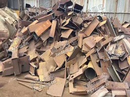 3-4个厚的钢板剪切料回收