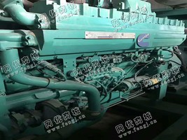 出售一台康明斯880KW发电机组