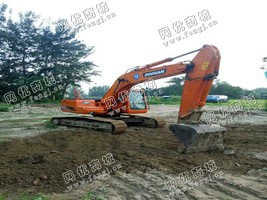 出售一台斗山dh220lc-7e挖掘机