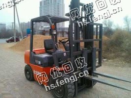 收购一台3.5吨的叉车