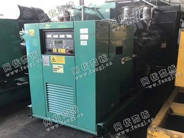 出售一台康明斯660KW发电机组