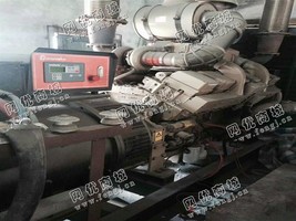 出售一台康明斯800KW发电机组