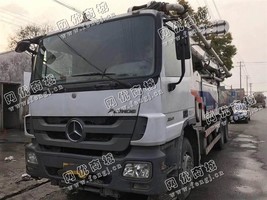出售一台中联奔驰47米泵车