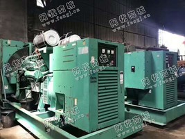 出售一台康明斯550KW发电机组