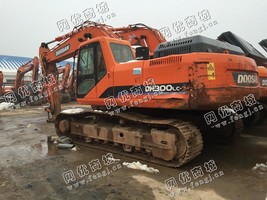出售一台斗山dh300lc-7挖掘机