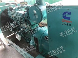 出售一台康明斯250KW发电机组