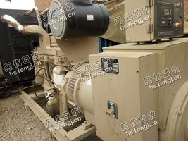 新疆地收购康明斯400KW发电机组