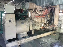 出售一台康明斯400KW发电机组